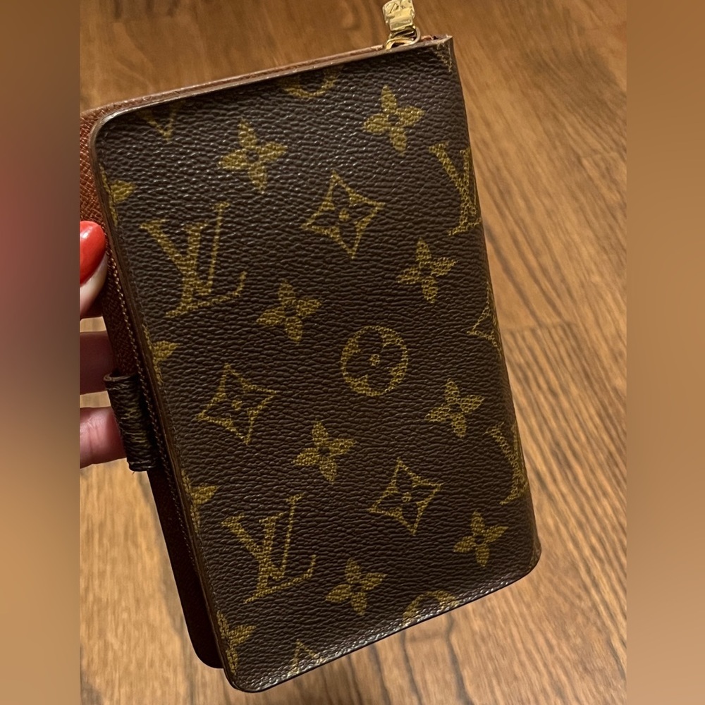 EUC • Louis Vuitton • Porte Papier Zippe Bifold Wallet - Picture 3 of 11